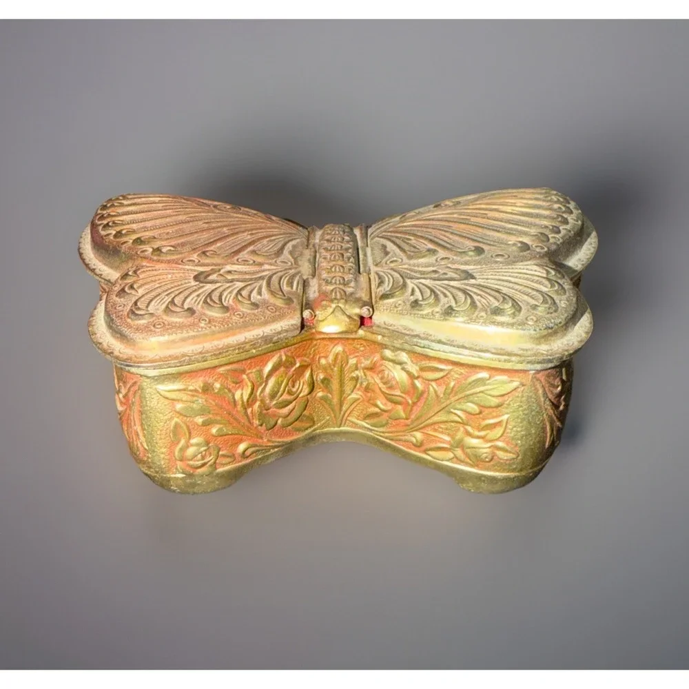 VTG Brass Butterfly Trinket Box Hinged Wings Red Velvet Lining & Accents Floral‎